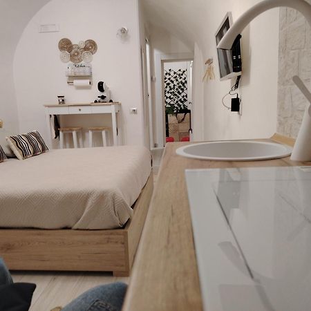 La Petite Maison Bari Bagian luar foto