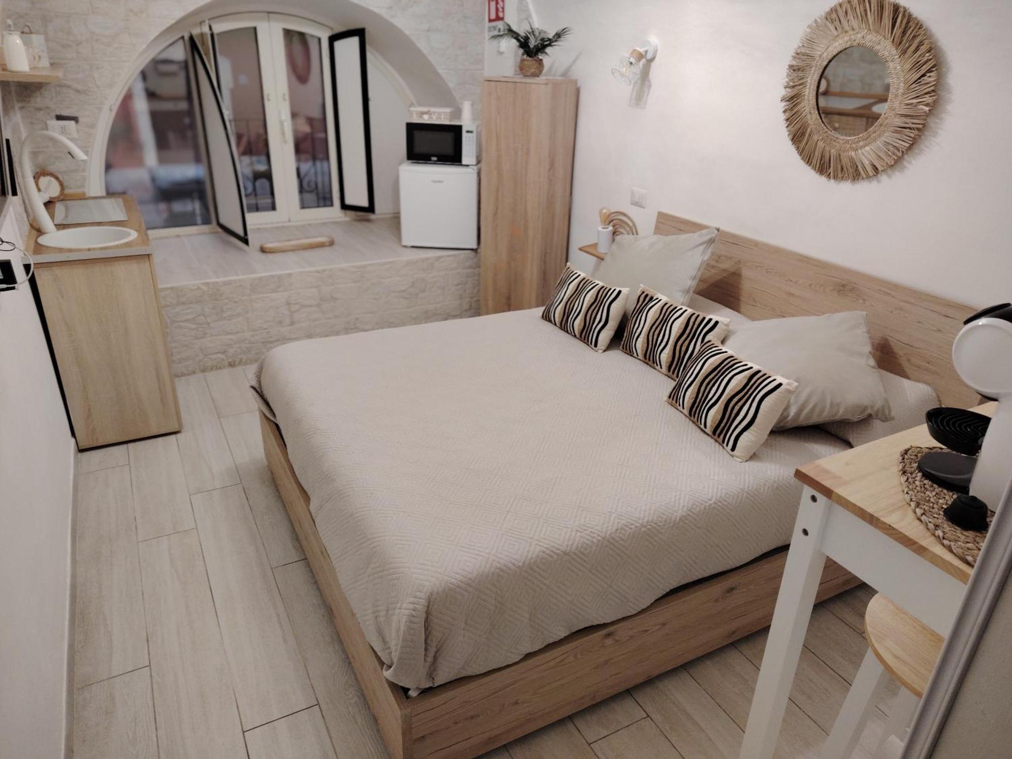La Petite Maison Bari Bagian luar foto