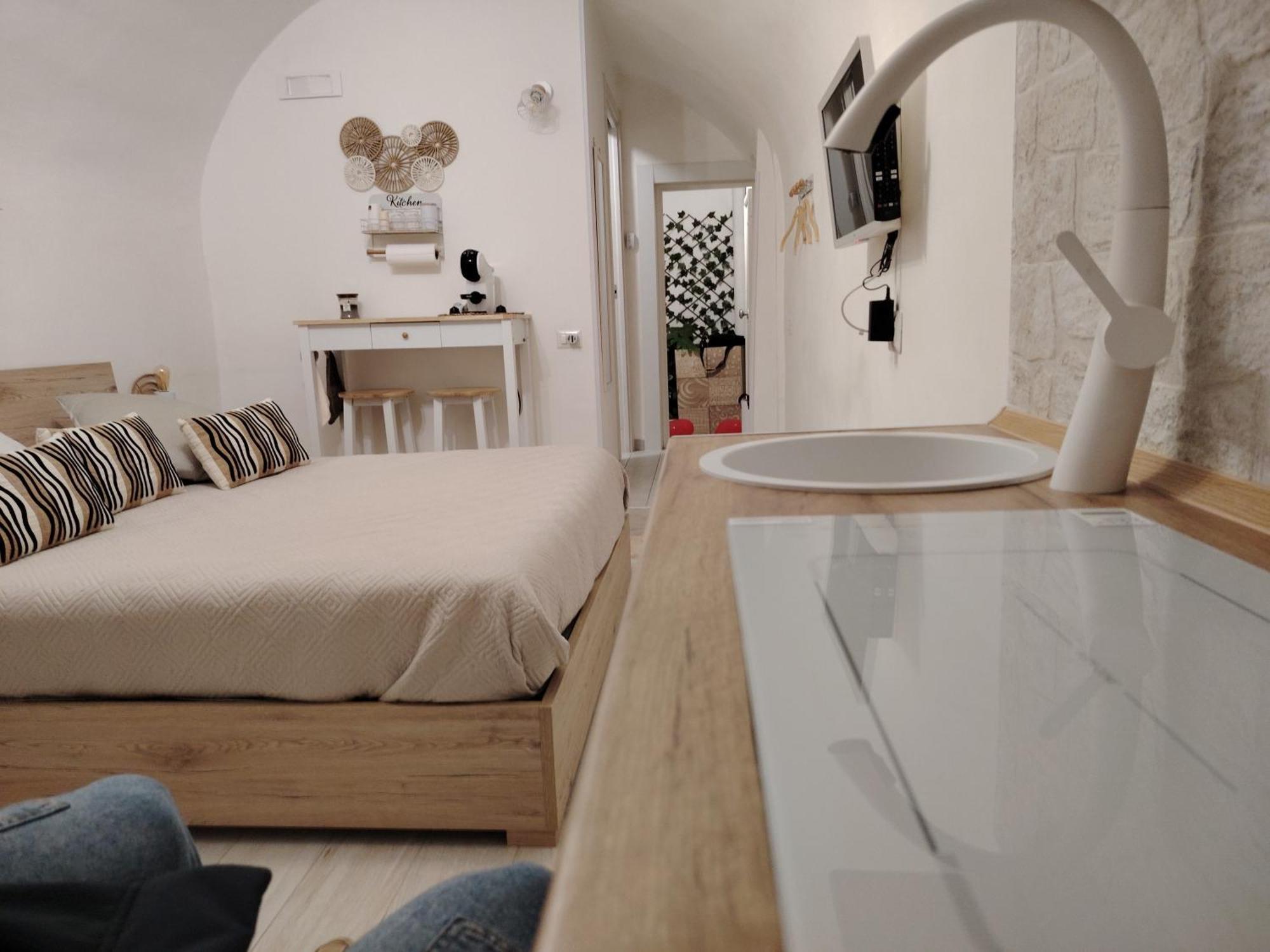 La Petite Maison Bari Bagian luar foto